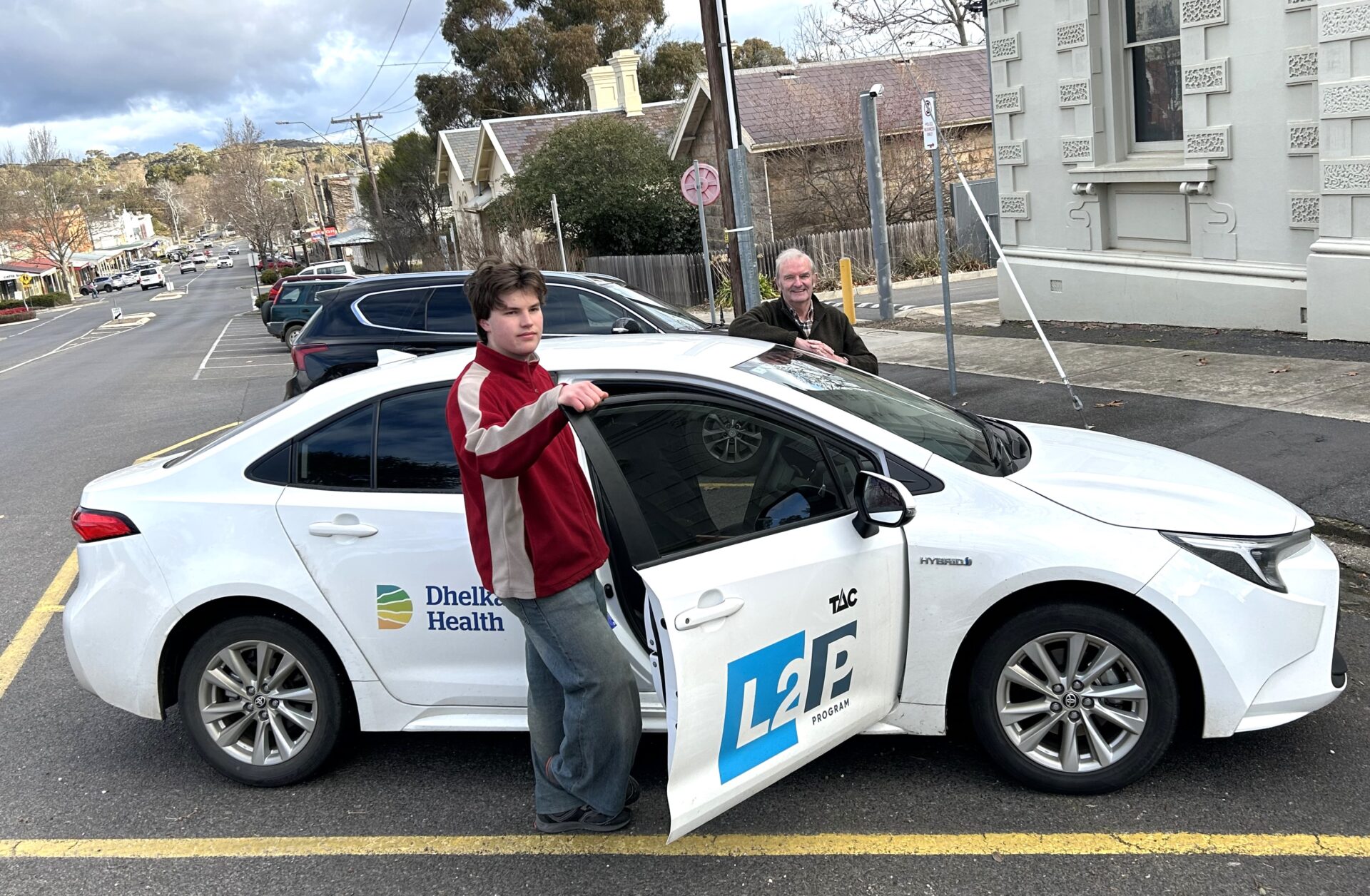 Image of volunteer mentor Merv and young learner driver Neil