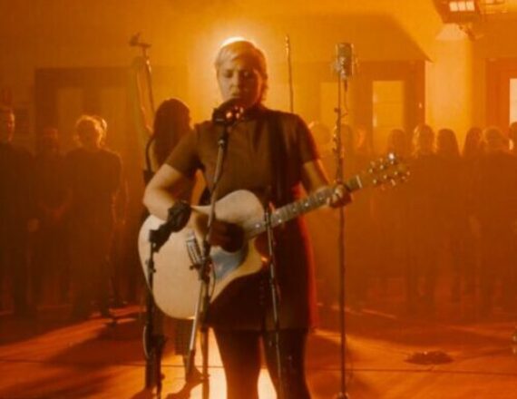 Liz-Stringer-Tour-Image-2